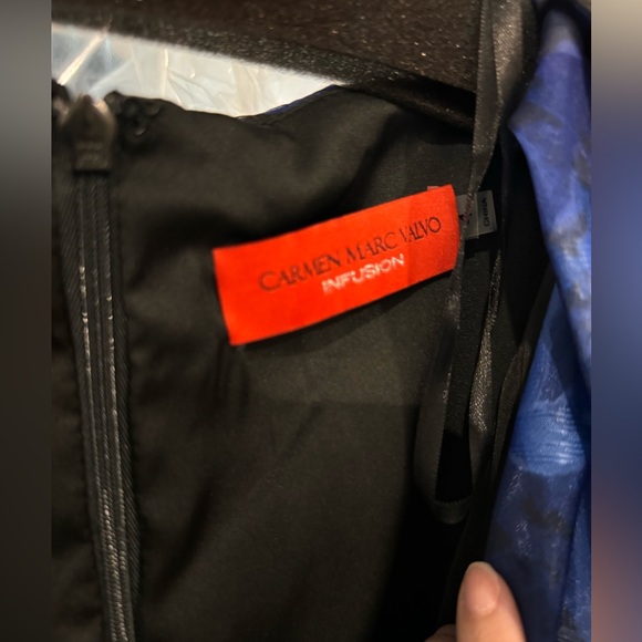 Carmen Marc Valvo Formal Gown. Size 4. - Picture 7 of 8